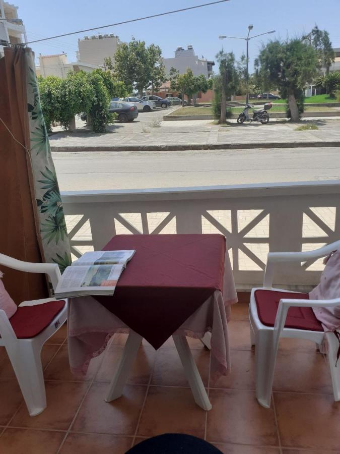 Tzil Home Kyparissia Exteriör bild