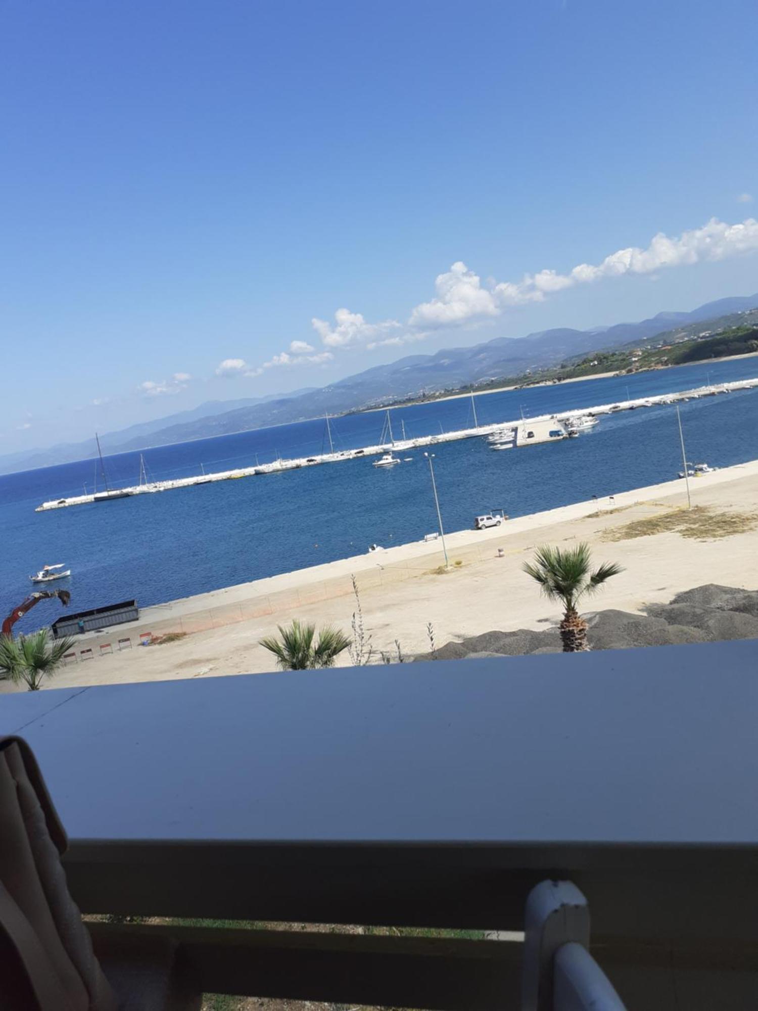 Tzil Home Kyparissia Exteriör bild